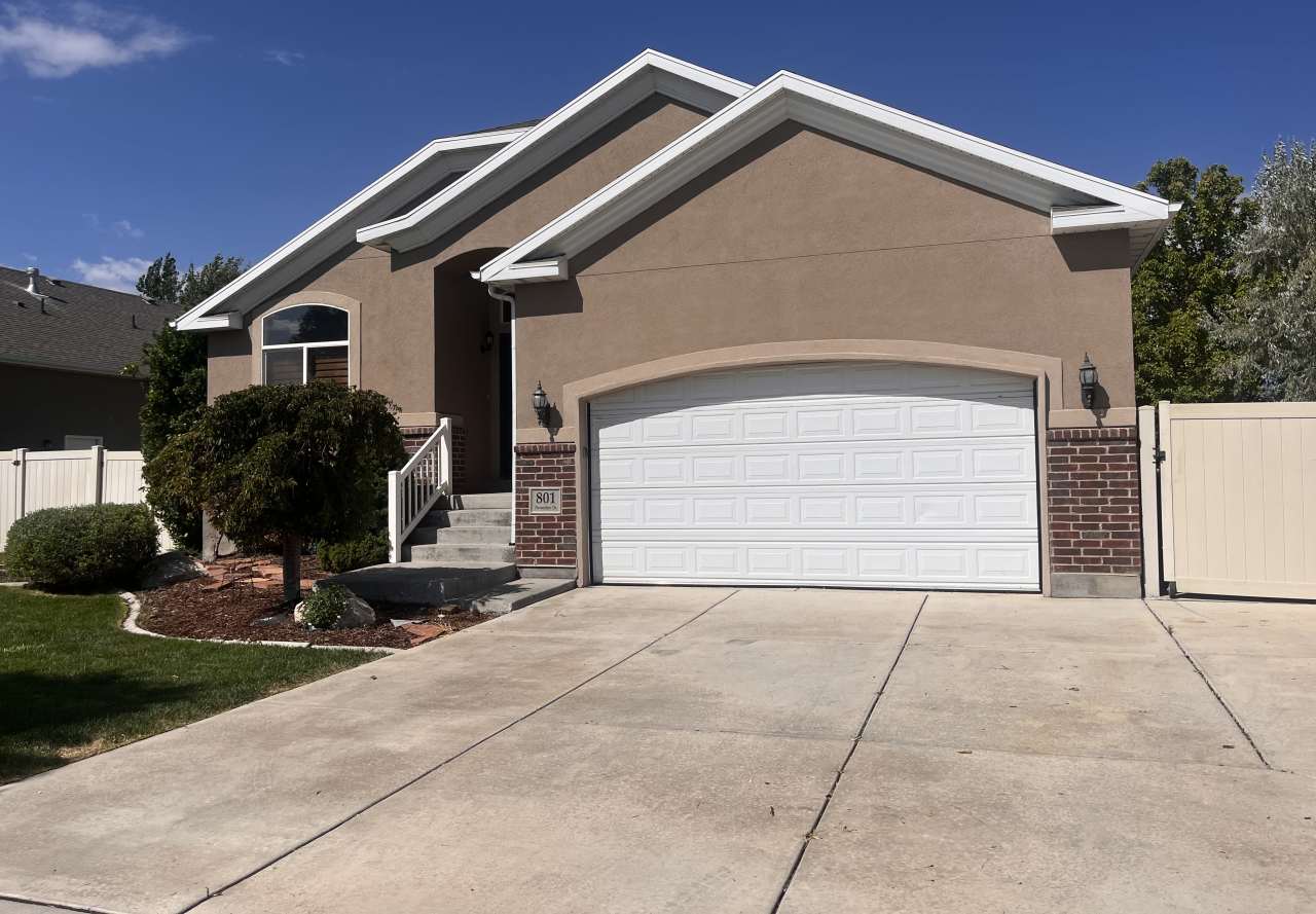 801 North Devonshire Drive