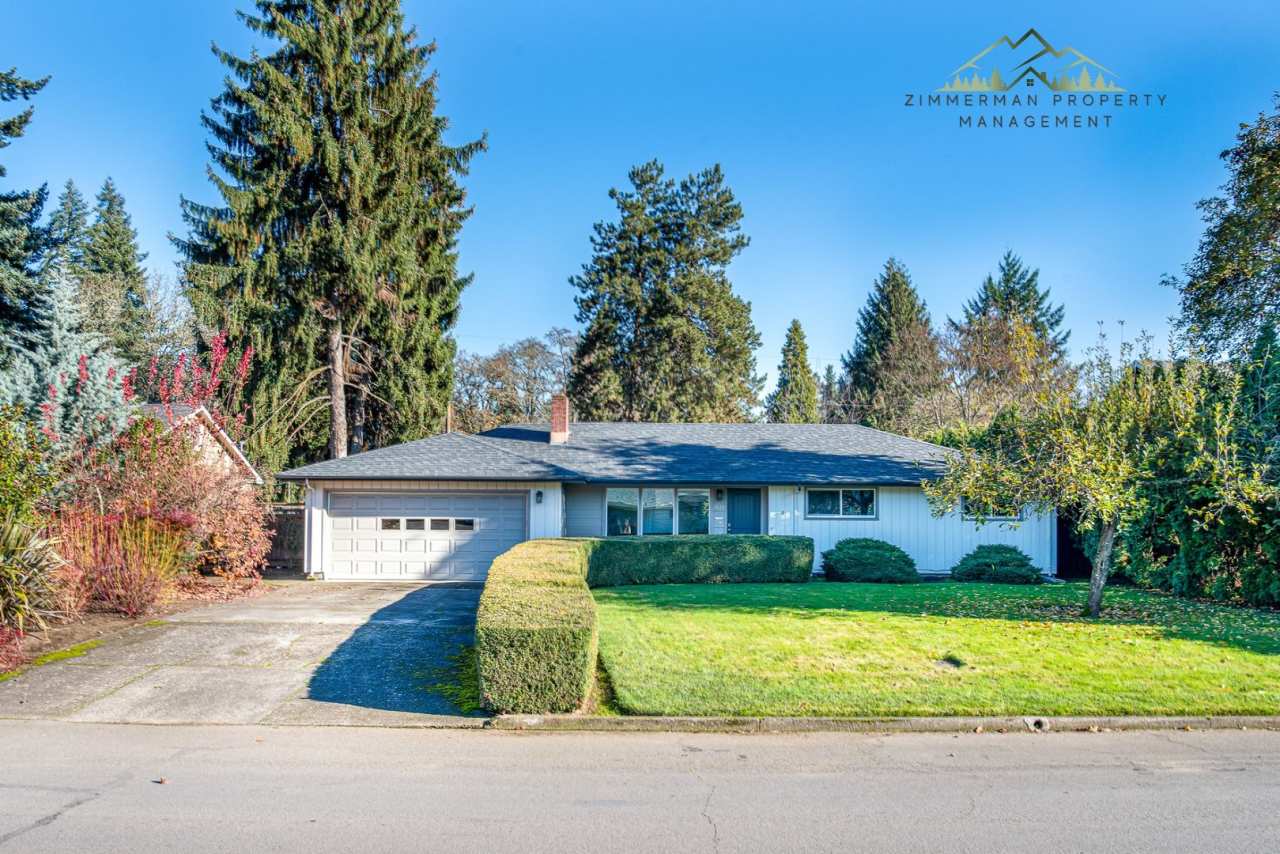 Amazing Cal Young Neighborhood! Beautiful 3 Bedroom 1.5 Bathroom Home!