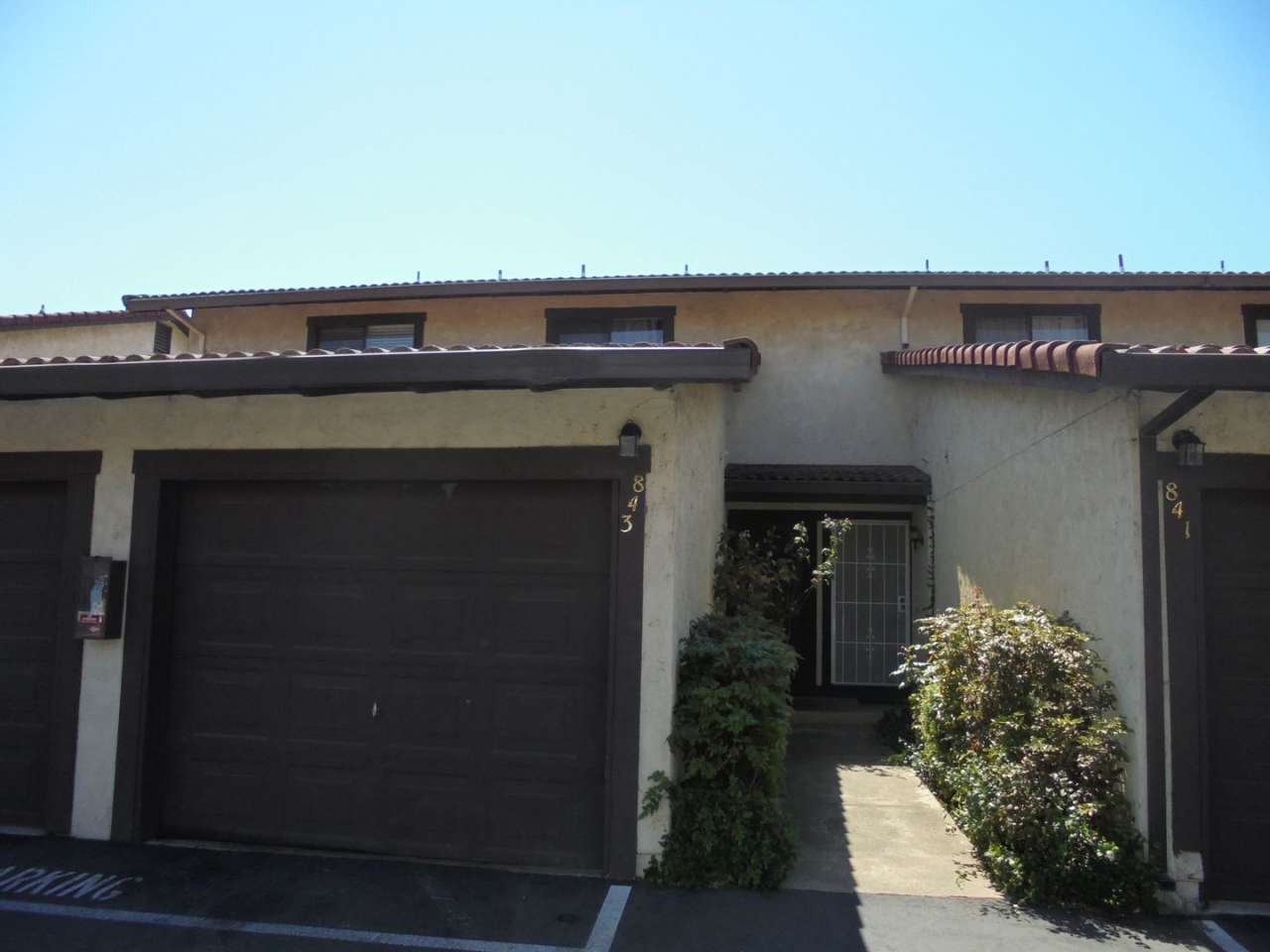 Hilltop Neighborhood Townhome With 1 Car Garage- Pets Considered!