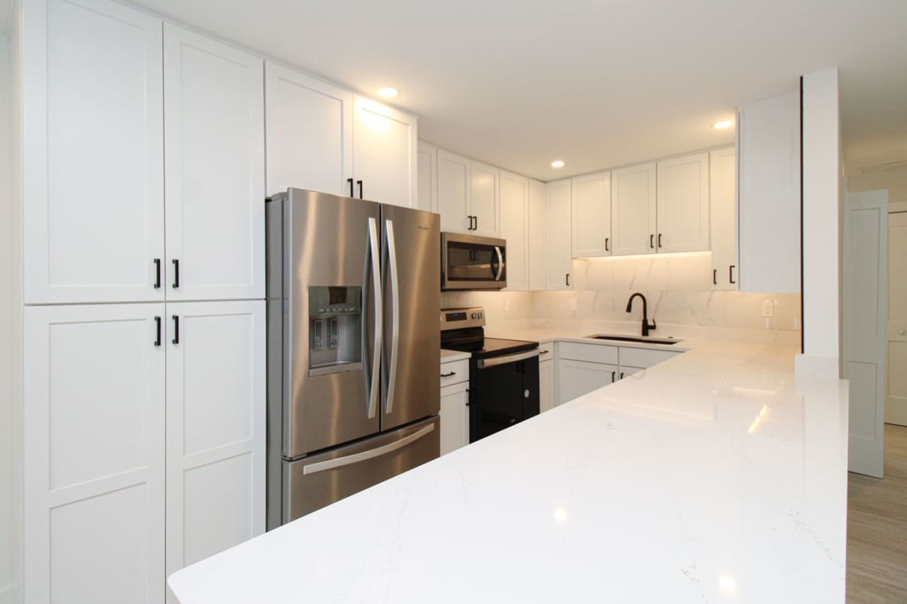 ABSOLUTELY STUNNING UNFURNISHED 2/2 WITH BOAT SLIP COMPLETELY REMODELED WATERVIEW UNIT READY FOR A LONG-TERM TENANT **