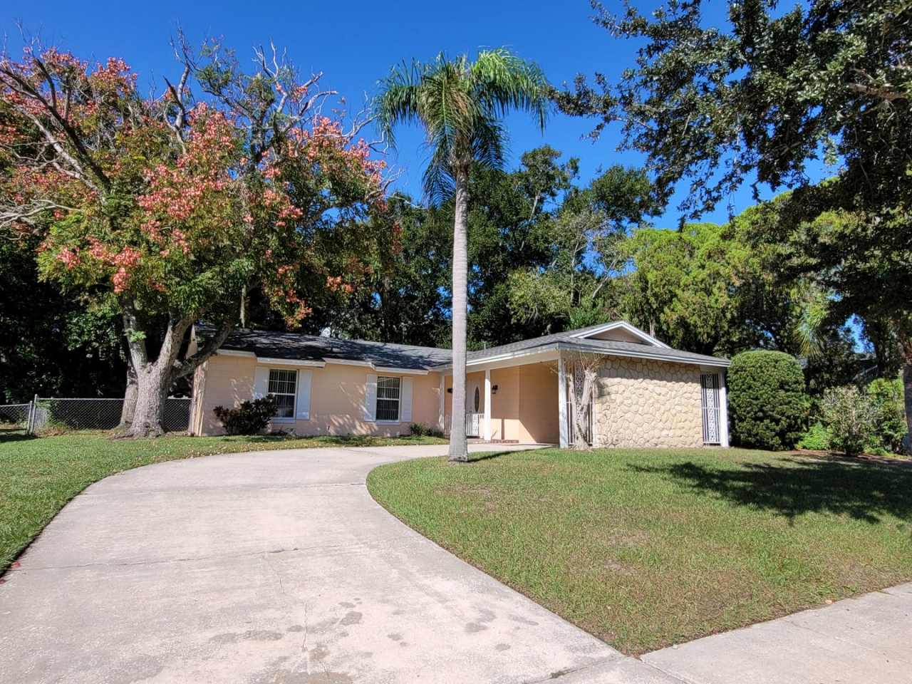 10 Winding Ridge Rd.