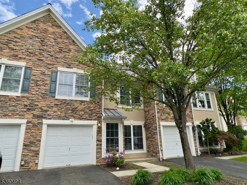 35 Magnolia Way