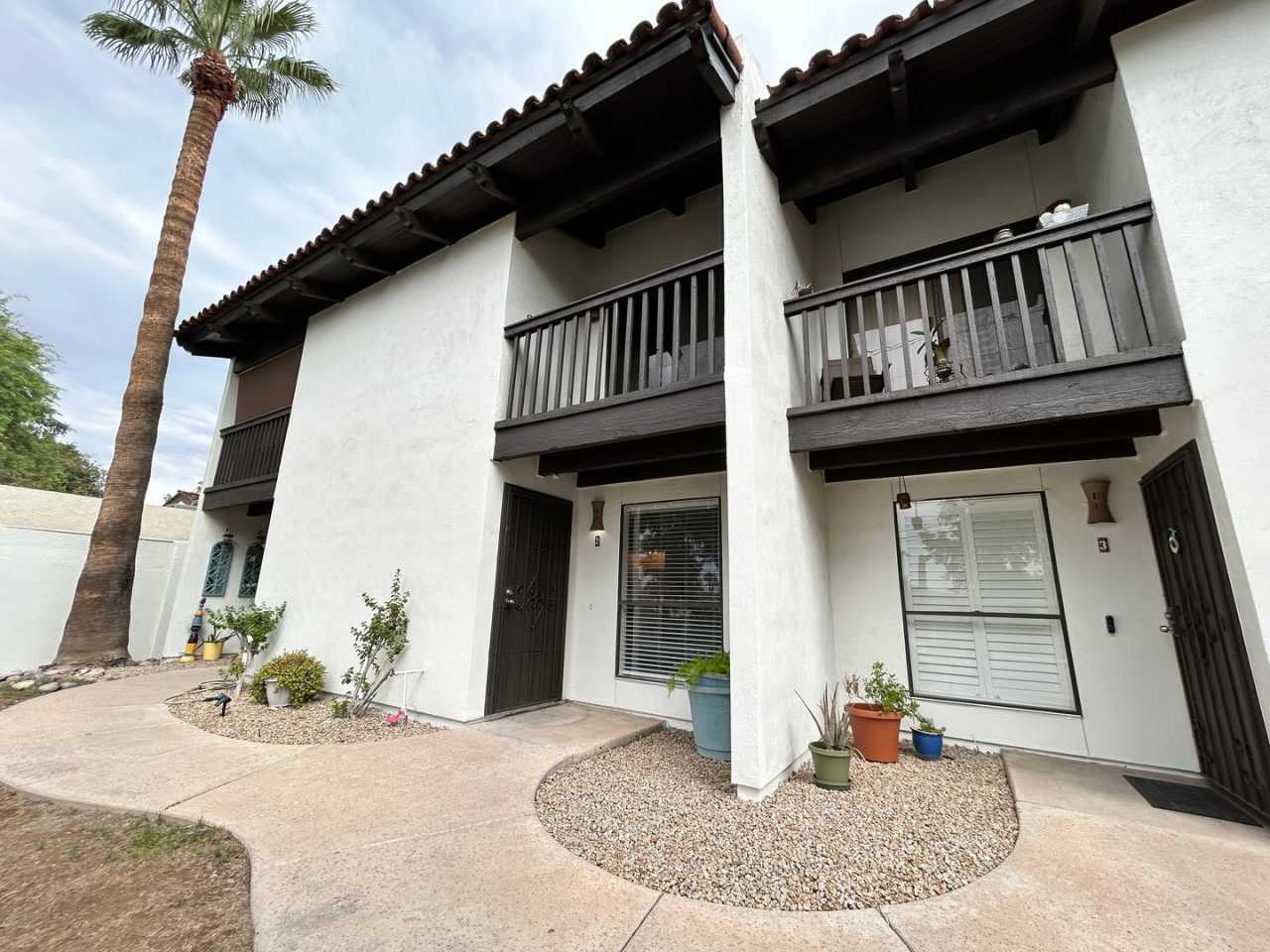 Spacious 2BD/2BA Spanish Style Townhome in Ocotillo Villas | Updated | No Carpet!