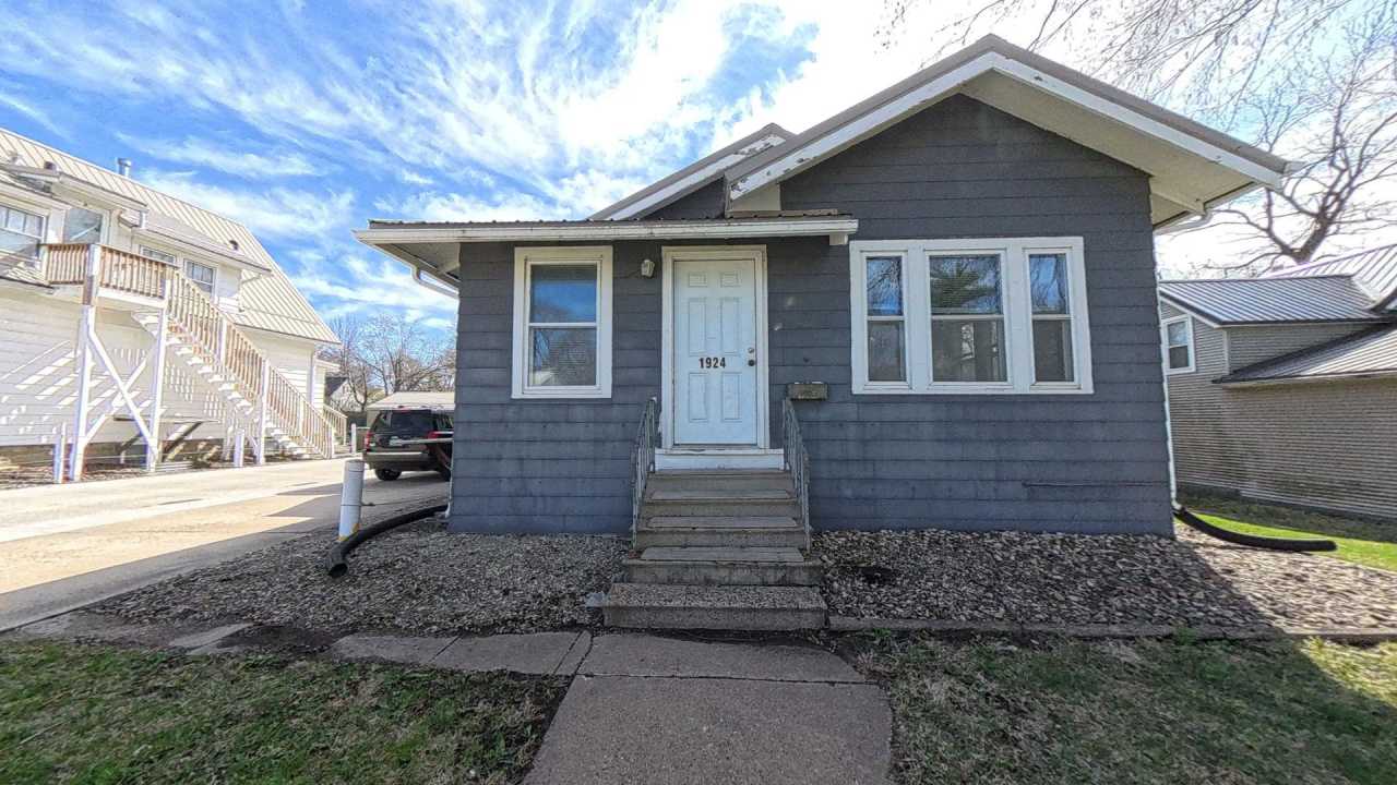 1924 Olive St - Cedar Falls