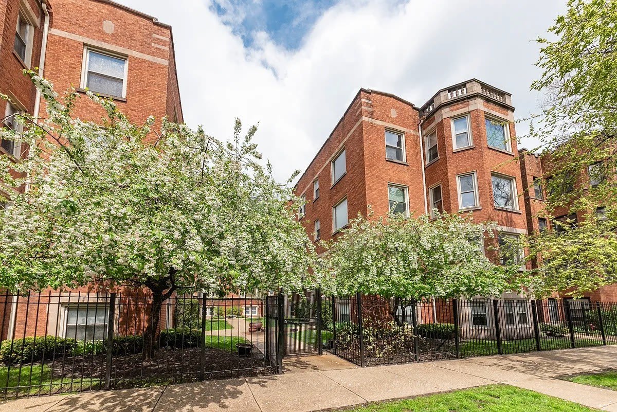 1618 W Columbia Avenue