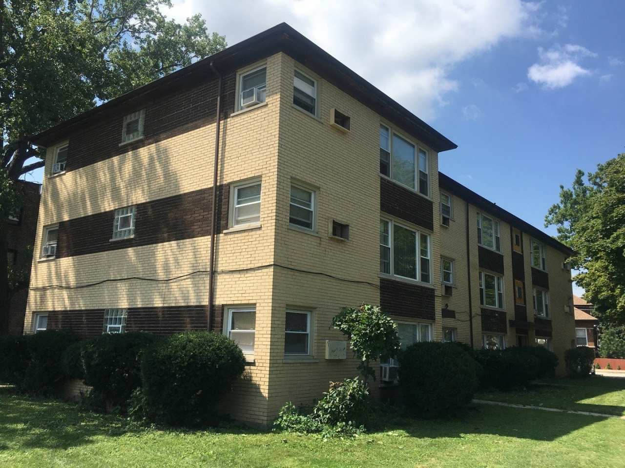 875 E 87th Place unit: 3W