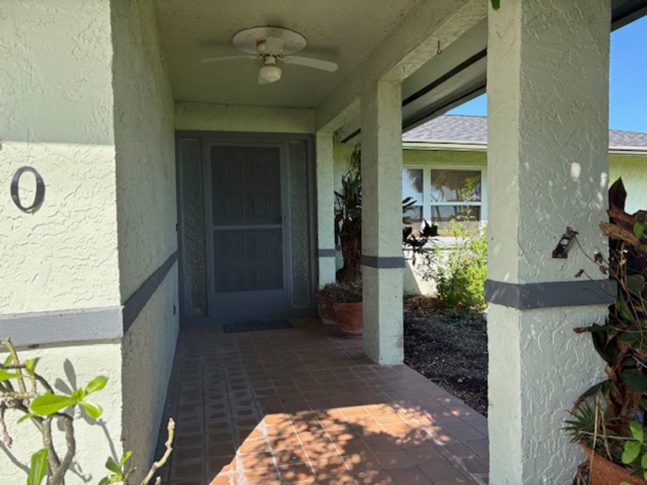******HOLIDAY SPECIAL NO RENT FOR DECEMBER****** Charming 2-Bedroom Home in Prime Cape Coral Location