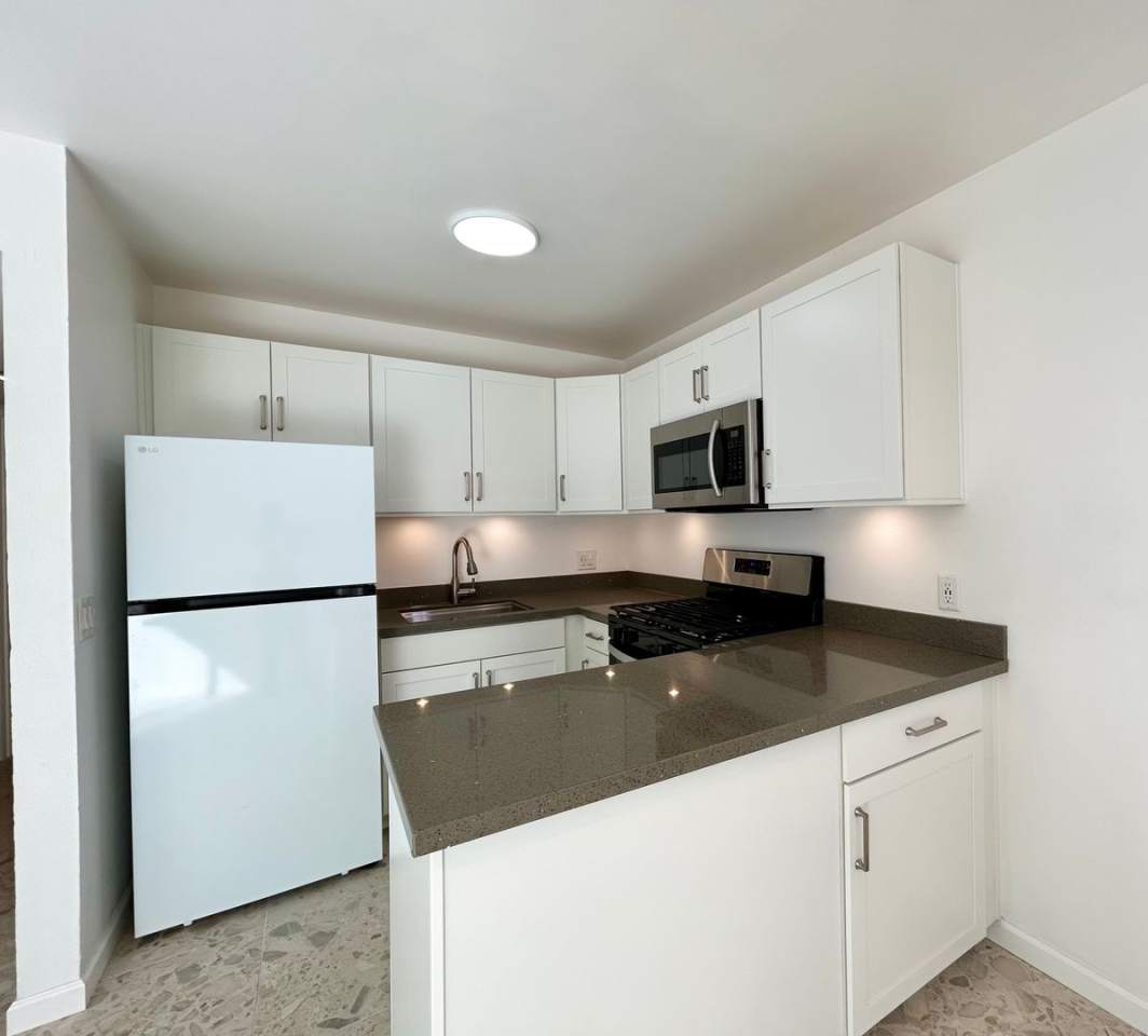 AVAILABLE NOW!! Charming Modern 1 Bedroom - Bathroom in Palm Springs !