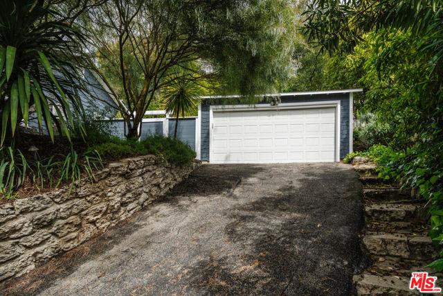 2850 Nichols Canyon Road