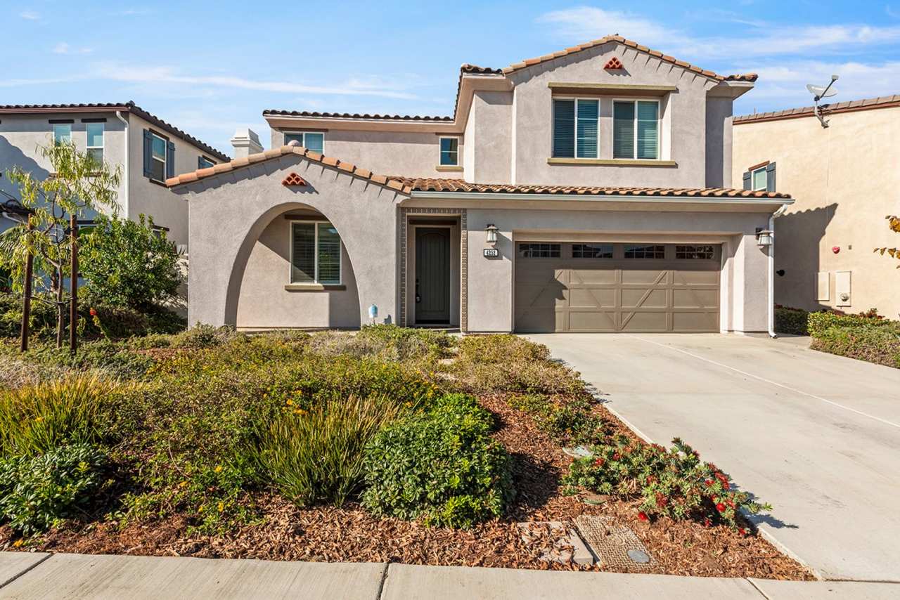 Comfort Meets Coastal Living 4 Bed 2.5 Bath in Oceanside!