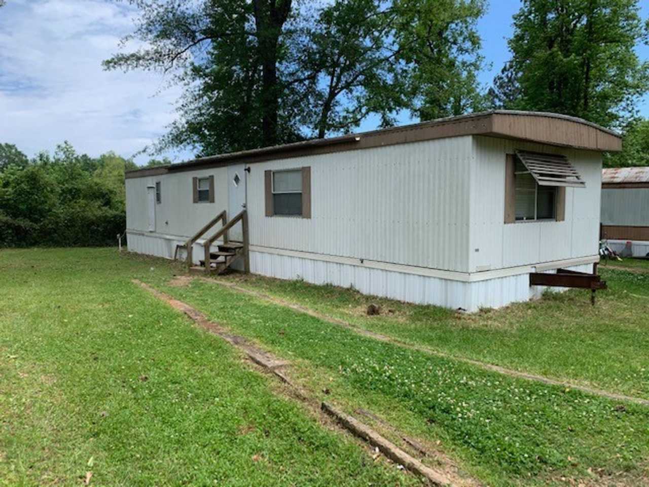 Peaceful Pines - 2 Bed 1 Bath - Haughton, LA