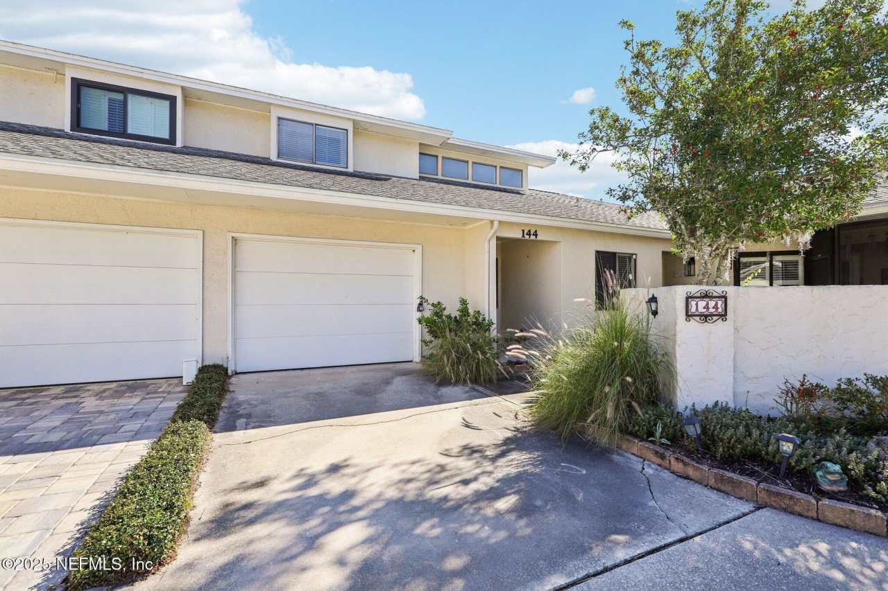 144 LA PASADA Circle W