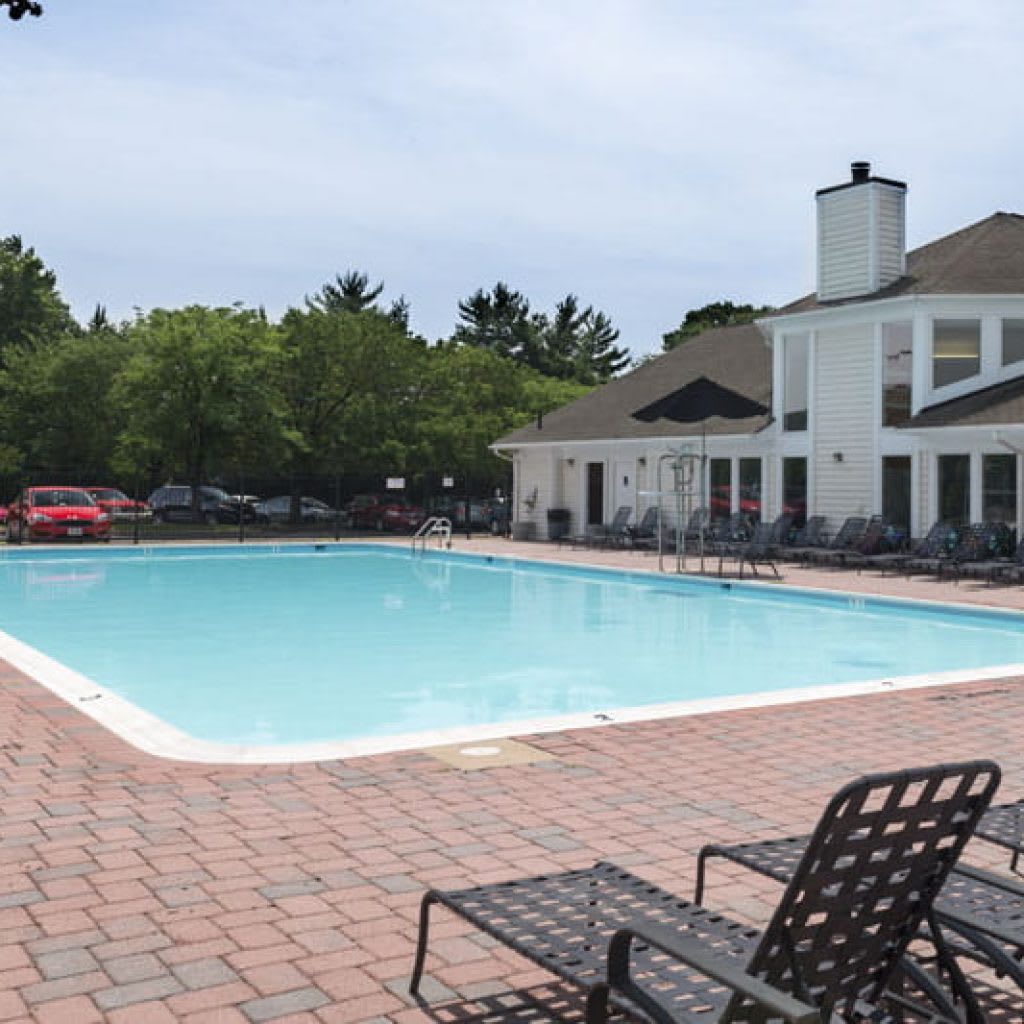 Eaton Square at Arlington Ridge