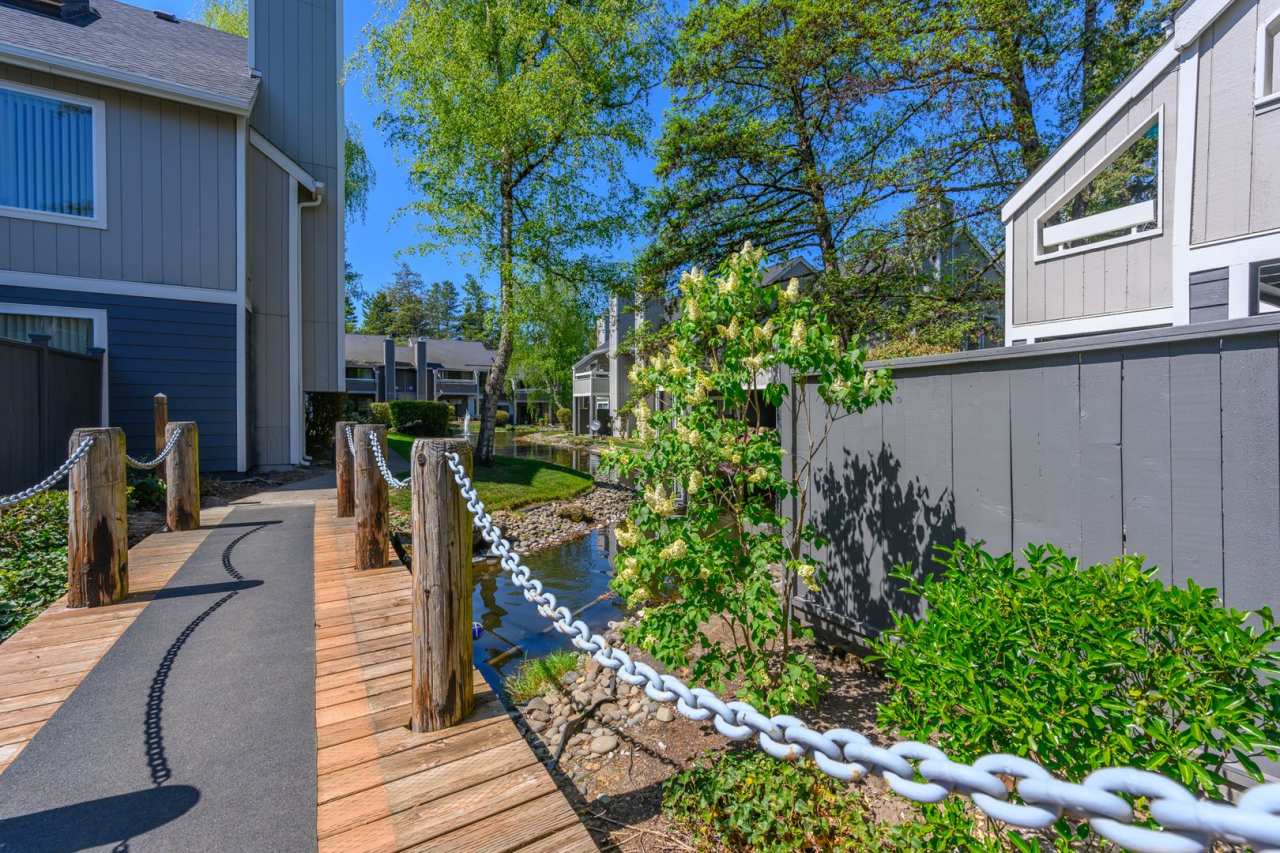 Woodlake Apartments