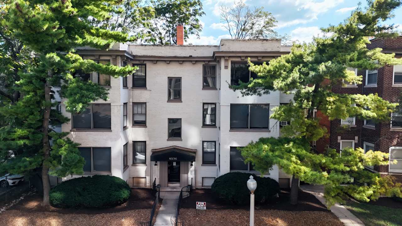 Waterman Pines Apartments