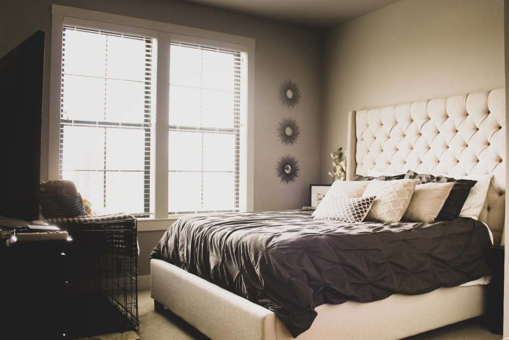 Dewey 3700 Apartments