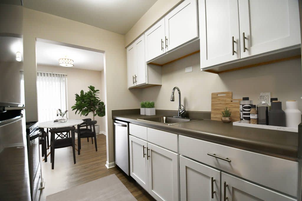 Georgian Manor Apartments