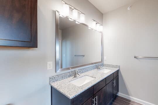 Residence at Oakmont Apartments