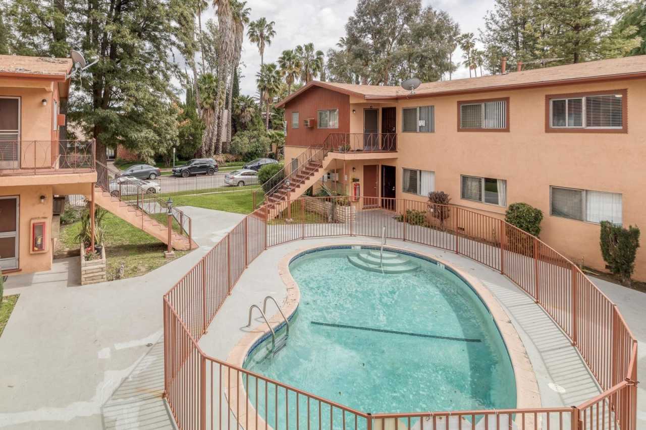 6521 Shirley Ave