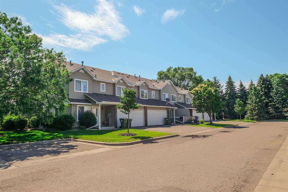 Oak Pointe Townhomes
