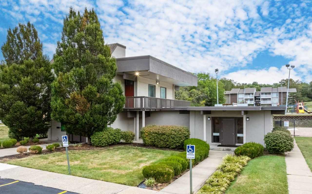 Emerald Hills Apartments