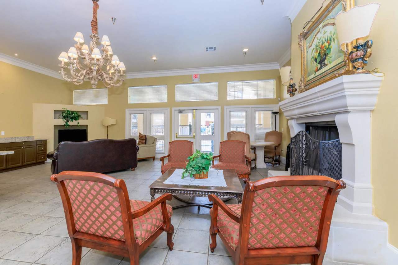 Villas of Mission Bend