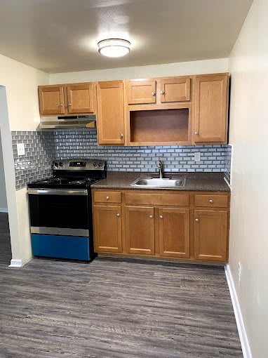 Hillside Manor Apartments