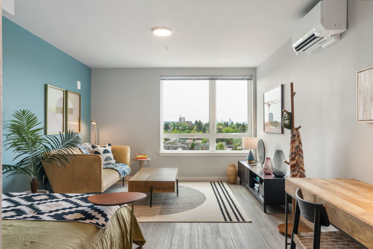 Theo Apartments