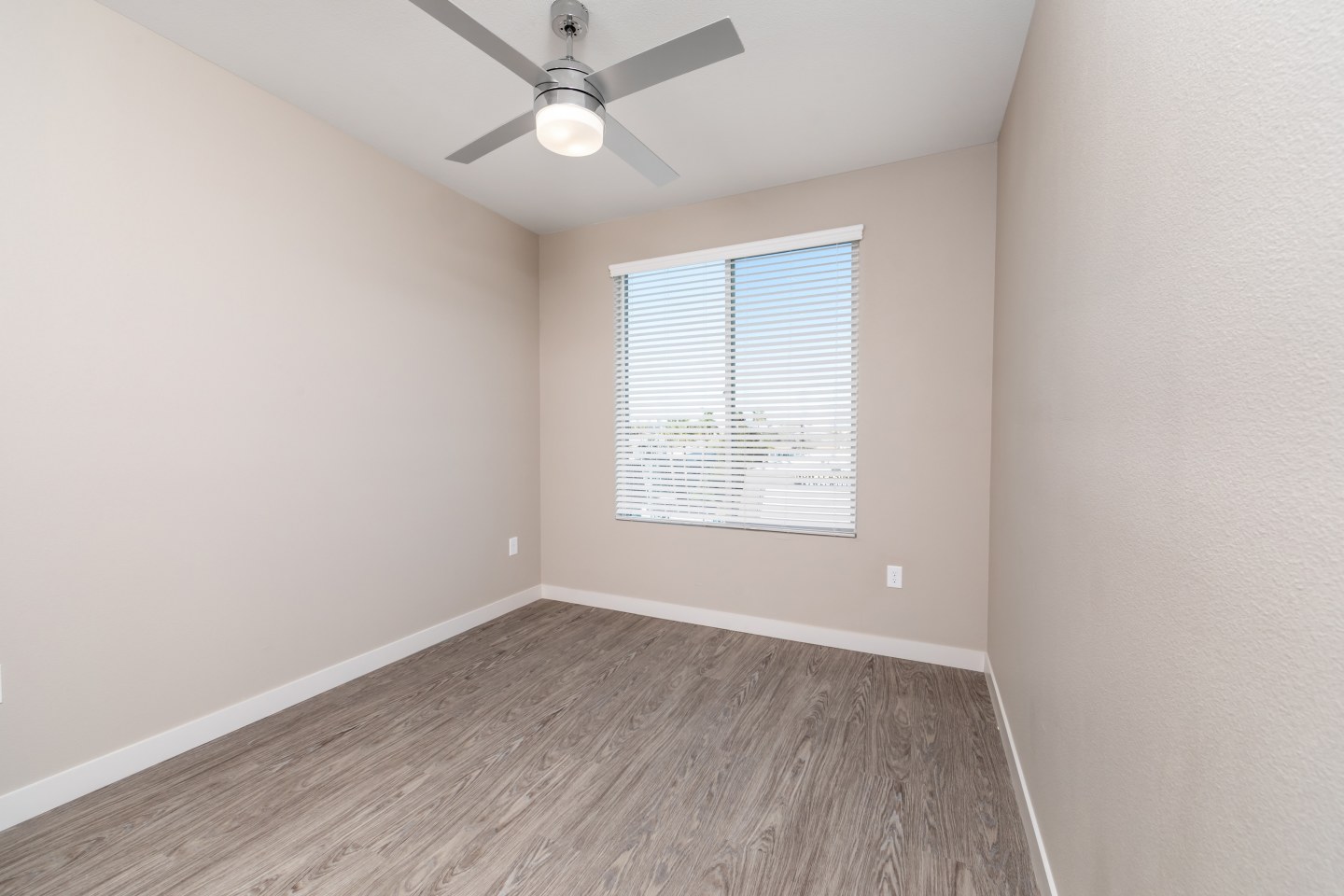 Birchway Tropicana Image 33