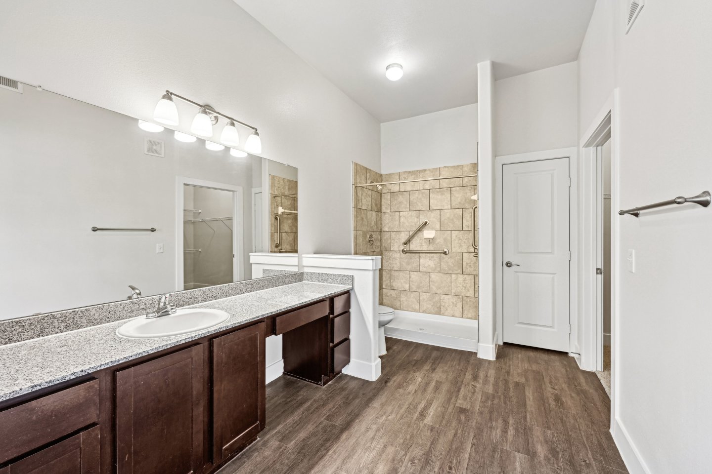 The Laurel at Vintage Park 55+ Active Adult Apartment Homes Image 8