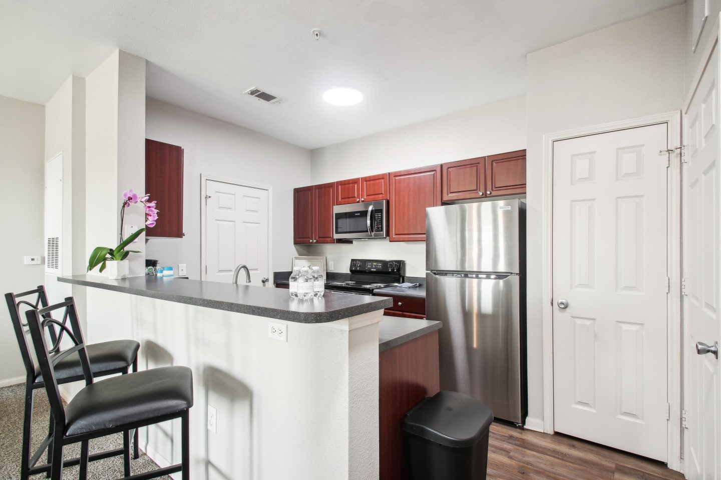 The Flats at MacArthur Image 4