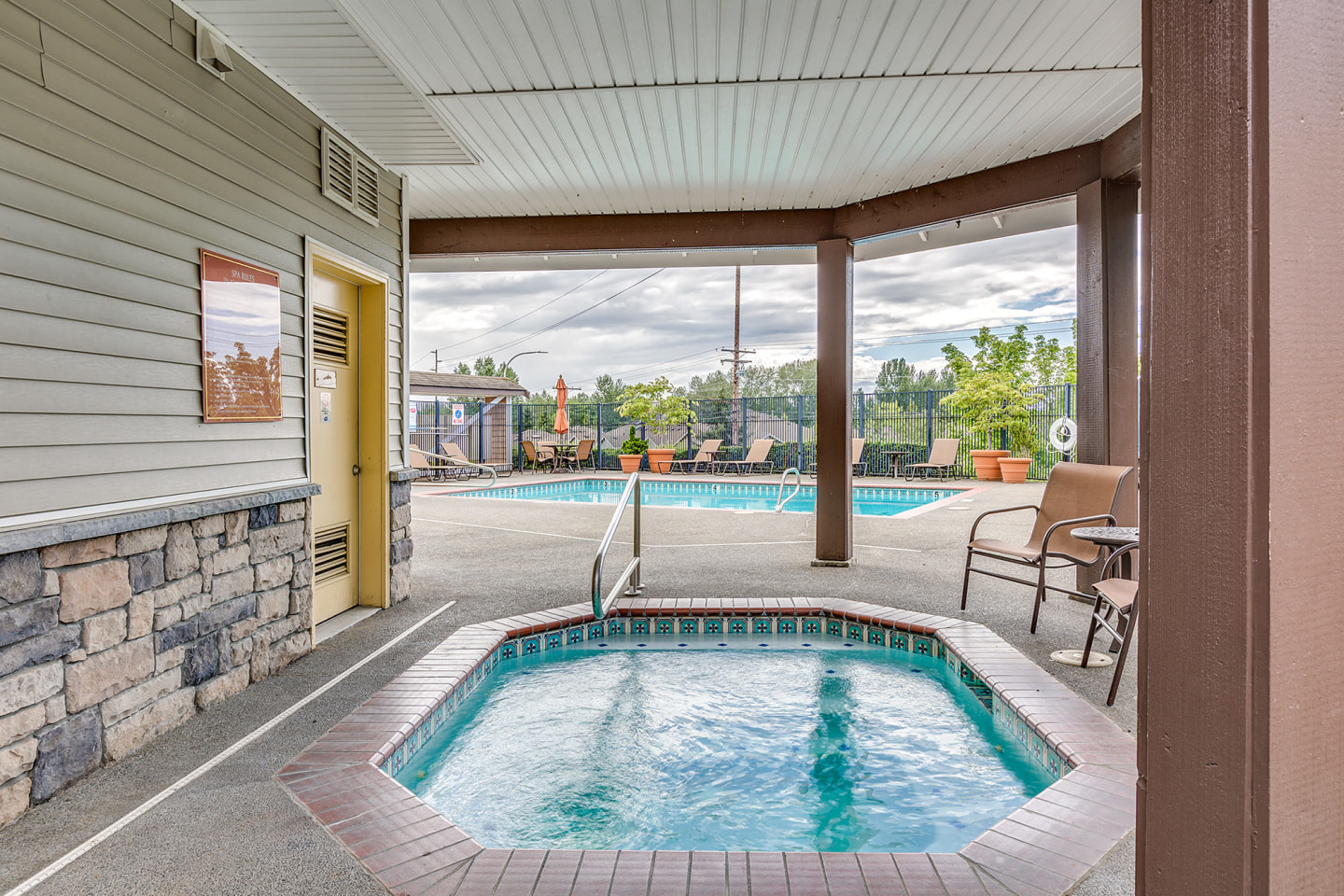Borgata Apartments and Townhomes Image 12