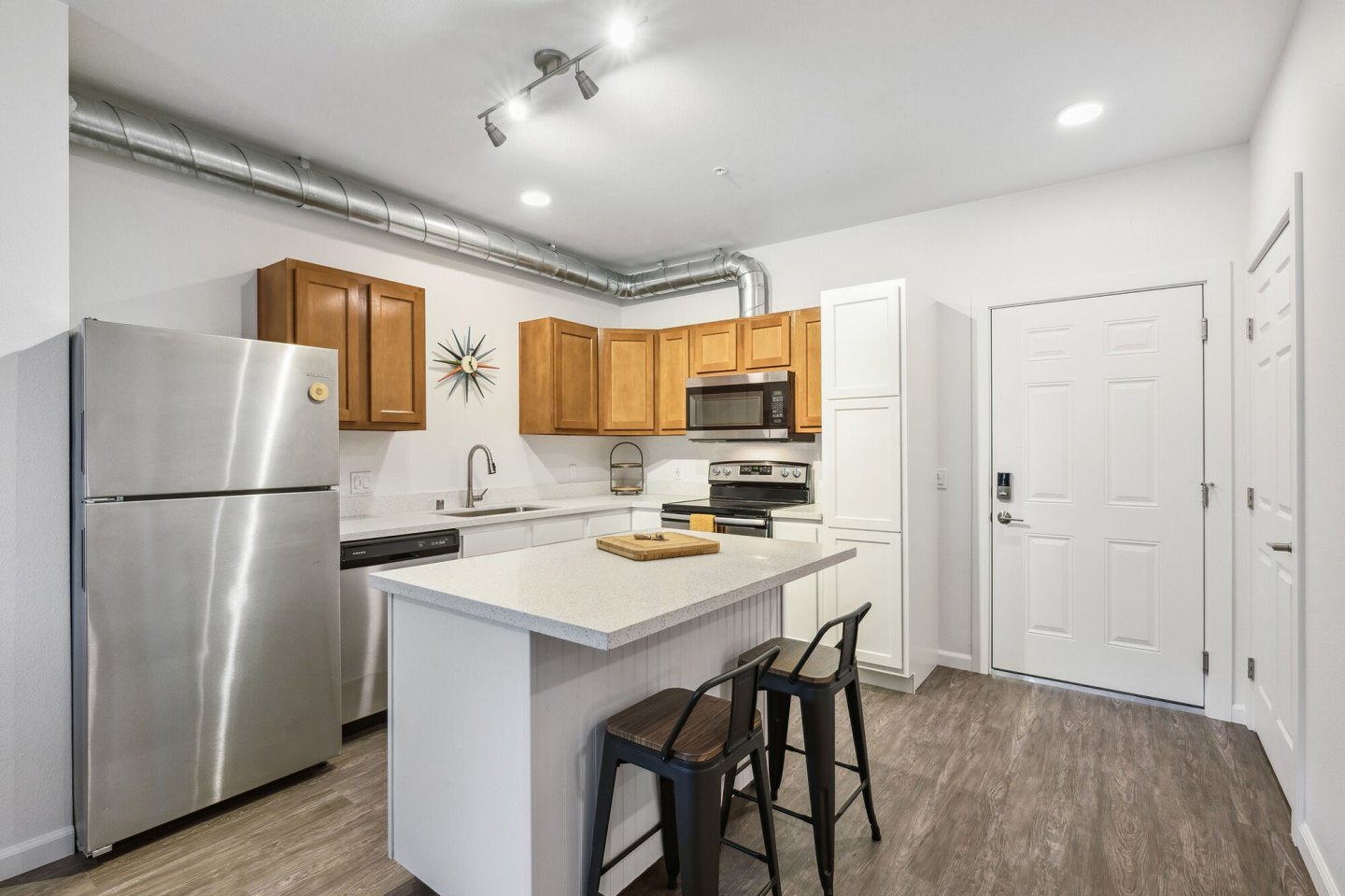Pullman Modern Urban Apartments Image 10