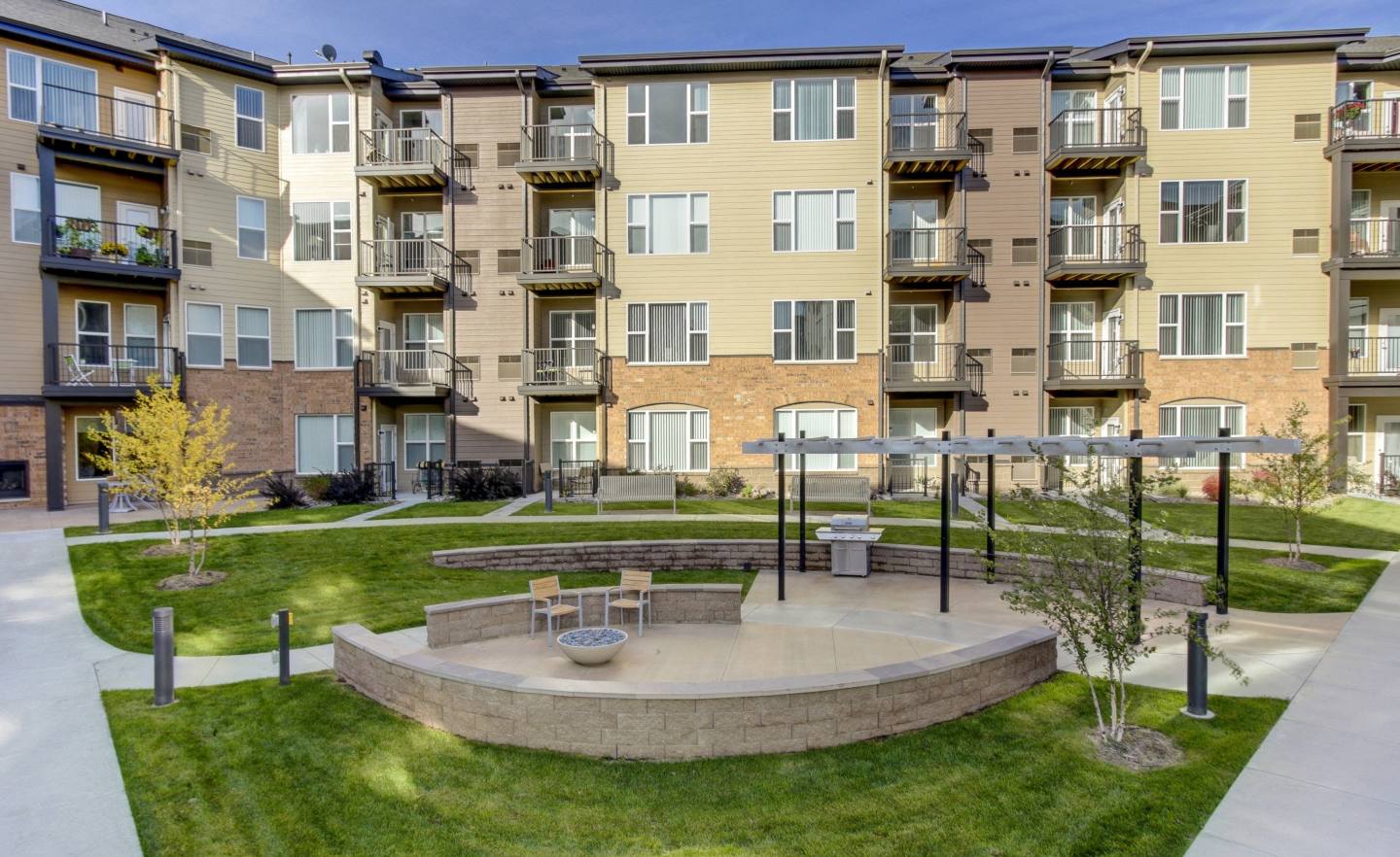 The Legends at Silver Lake Village 55+ Apartments - Senior Housing Image 5