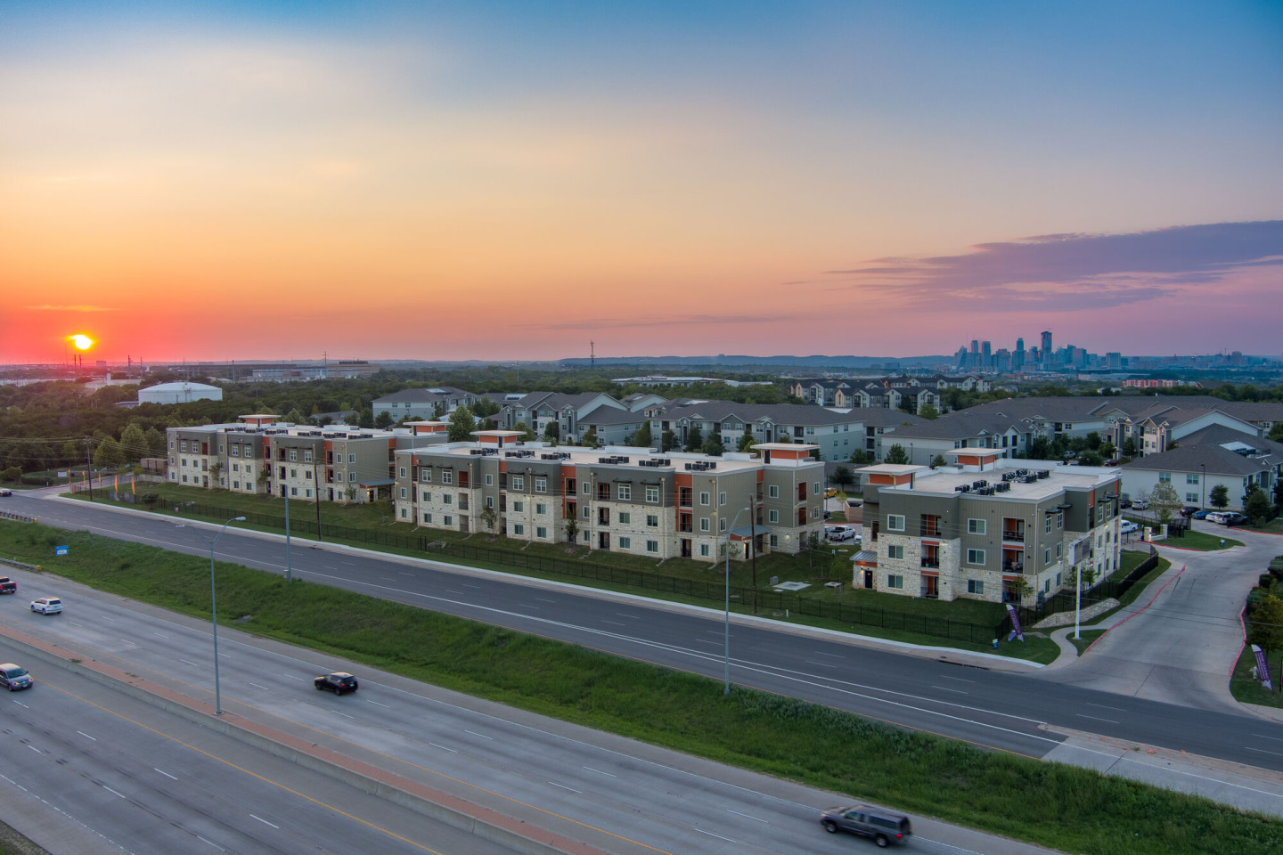 The Oaks at Ben White Apartments Image 8