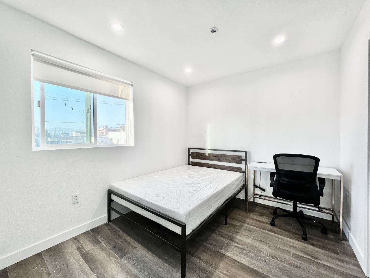 1414 W 36th Street Image 5