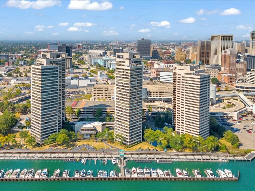 Riverfront Towers Image 2