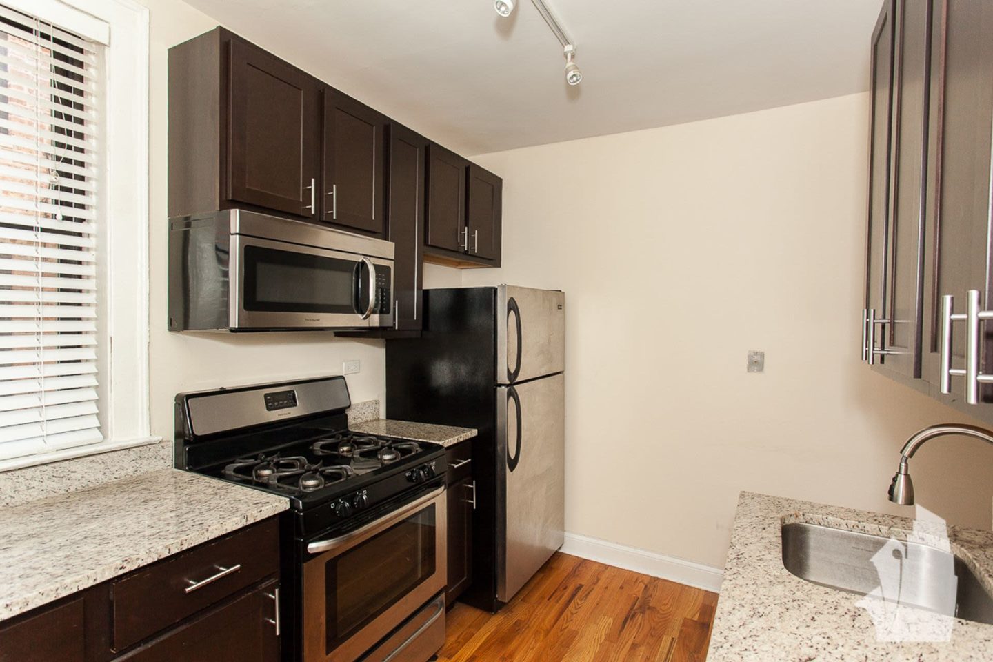 4715 North Leavitt St. Apt. Image 5