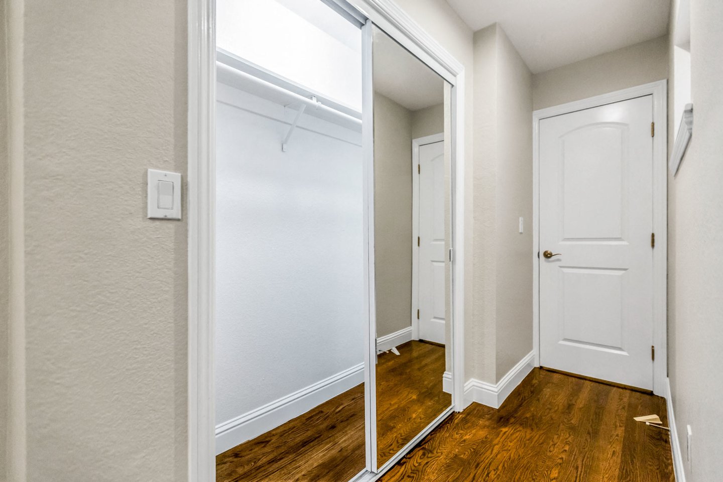 2385 Folsom Image 26