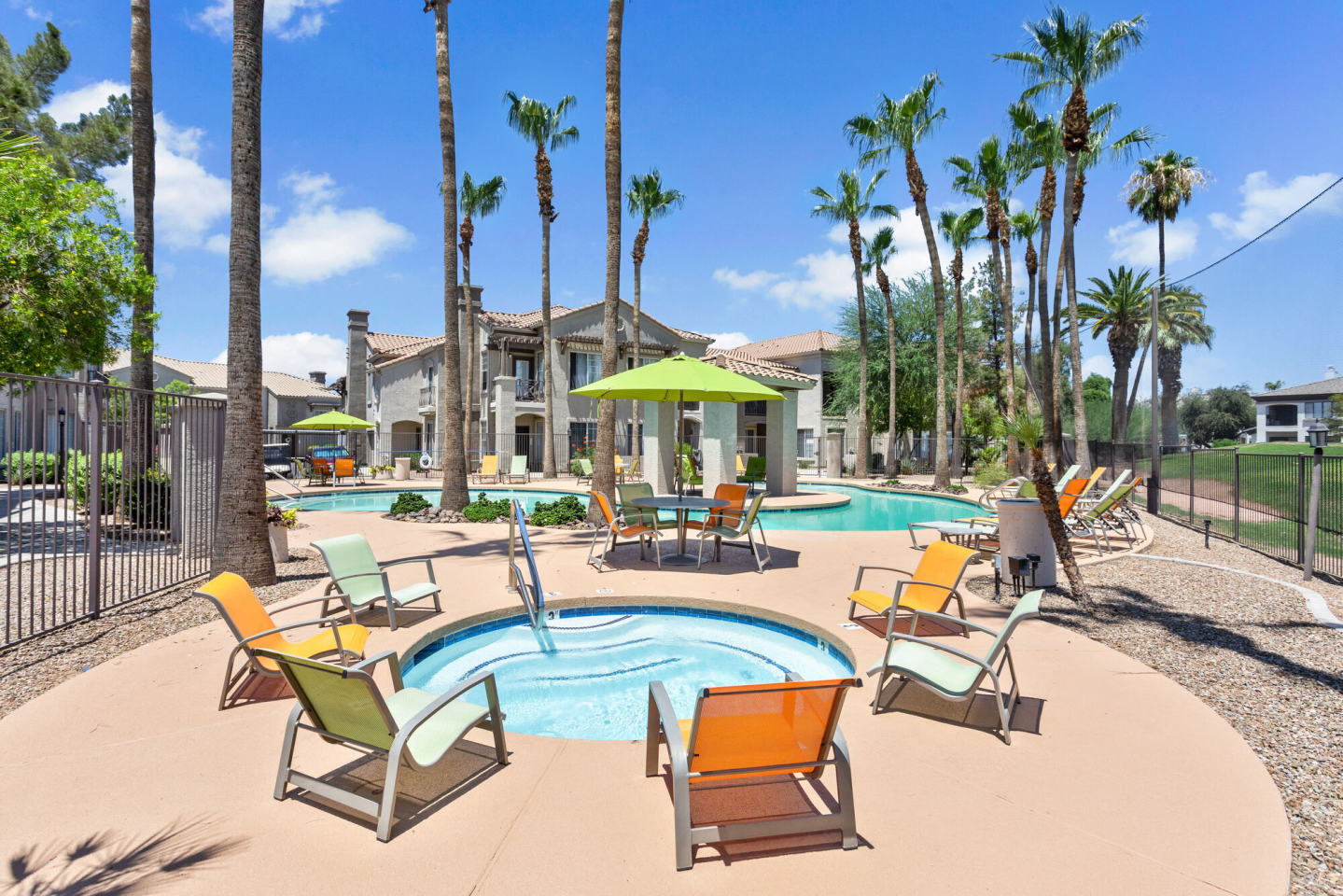 The Linq Image 40