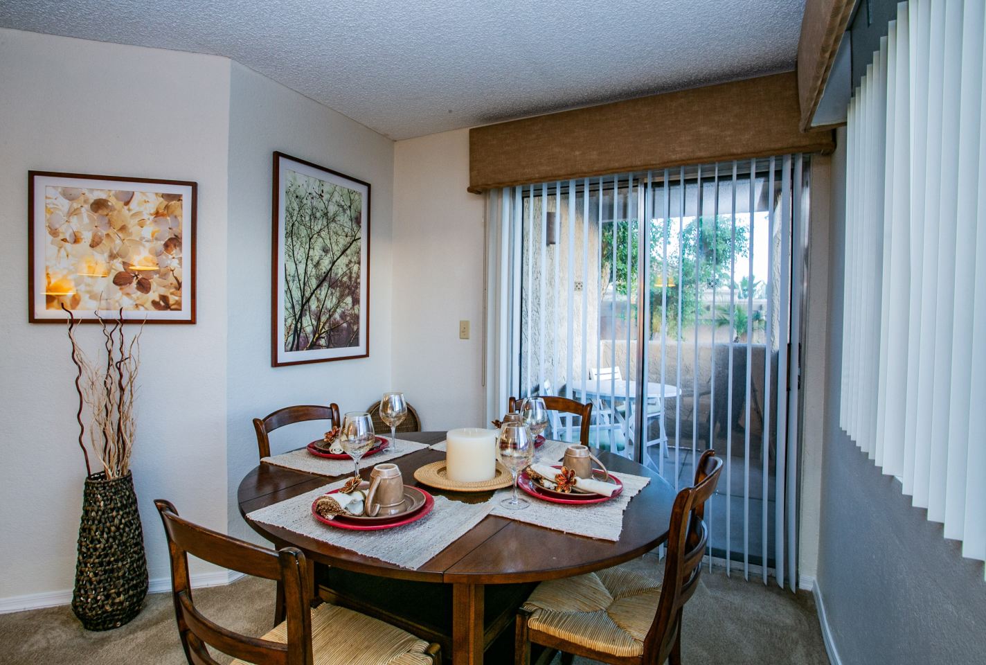 The Vistas Apartment Homes Image 16