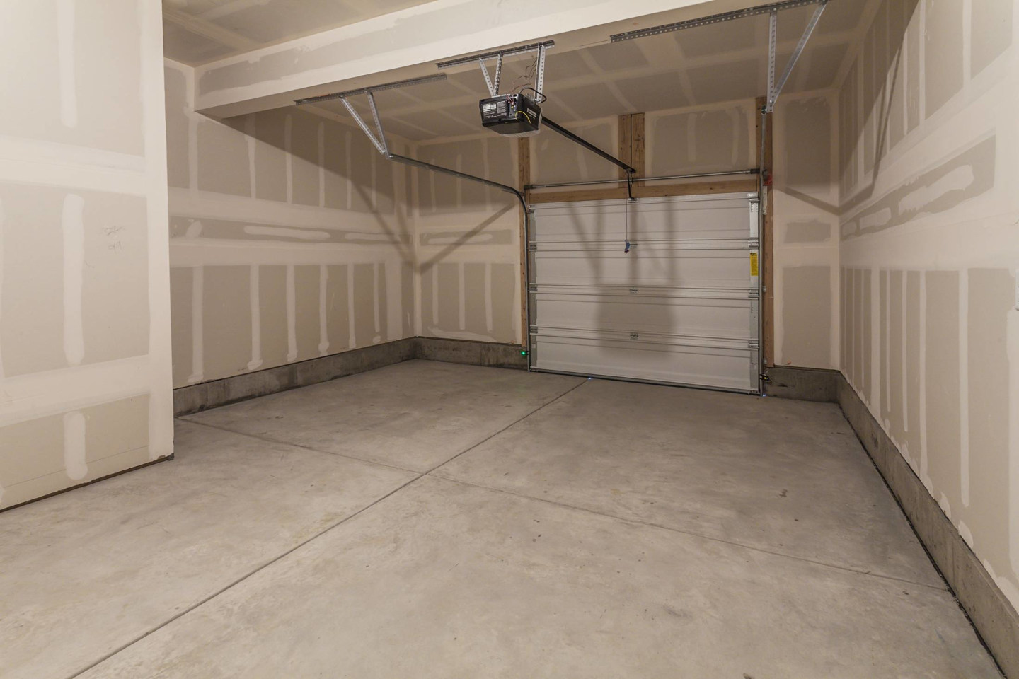 Bloom Rental Living Image 30