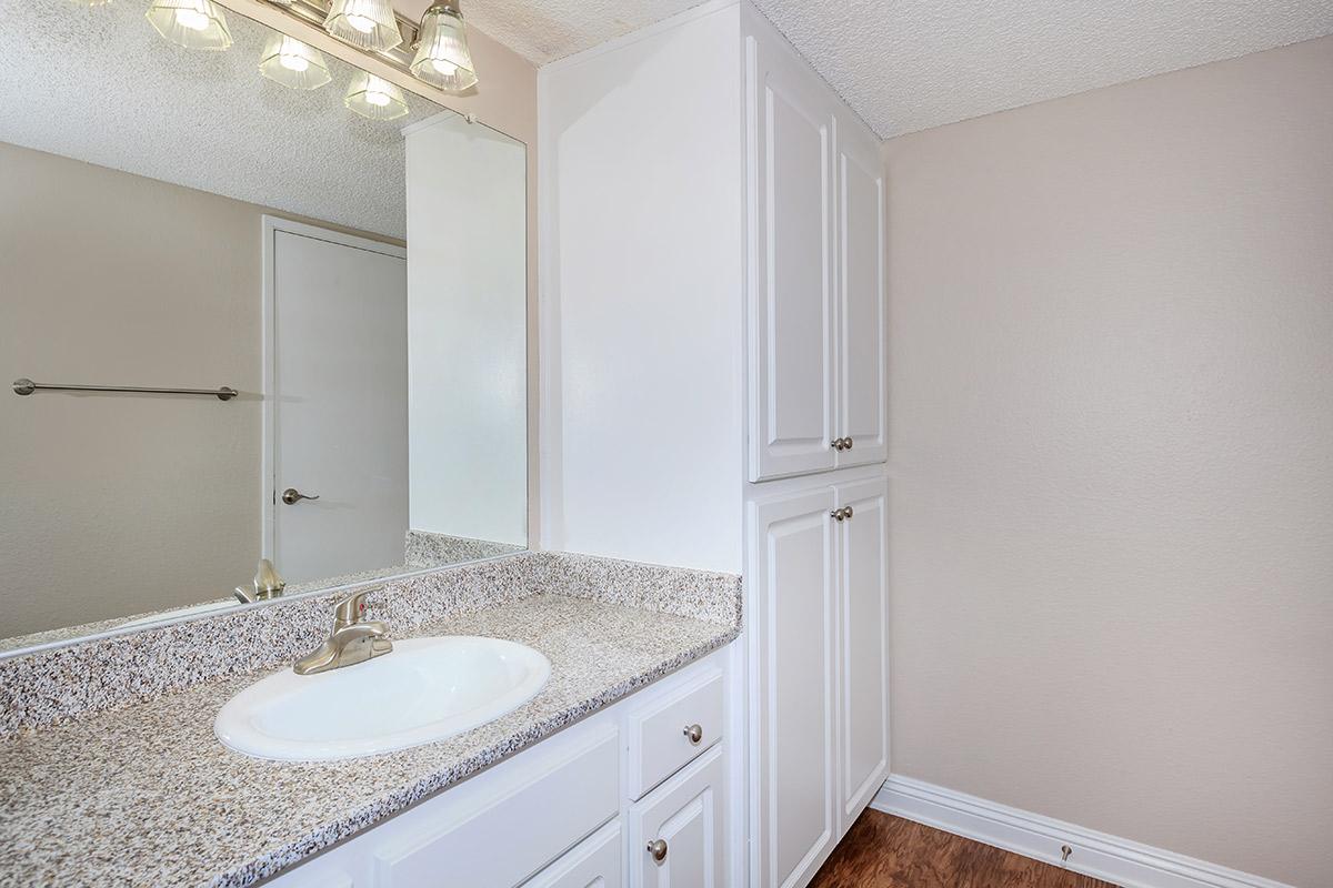 Raintree Apartment Homes Image 34