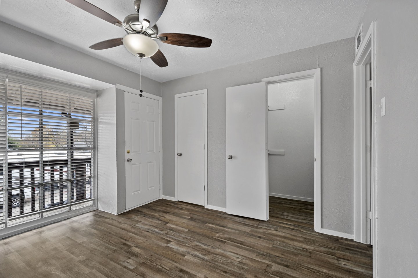 Flats at 183 Image 8