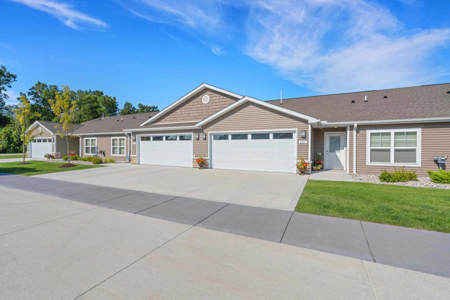 Redwood Merrillville Image 1