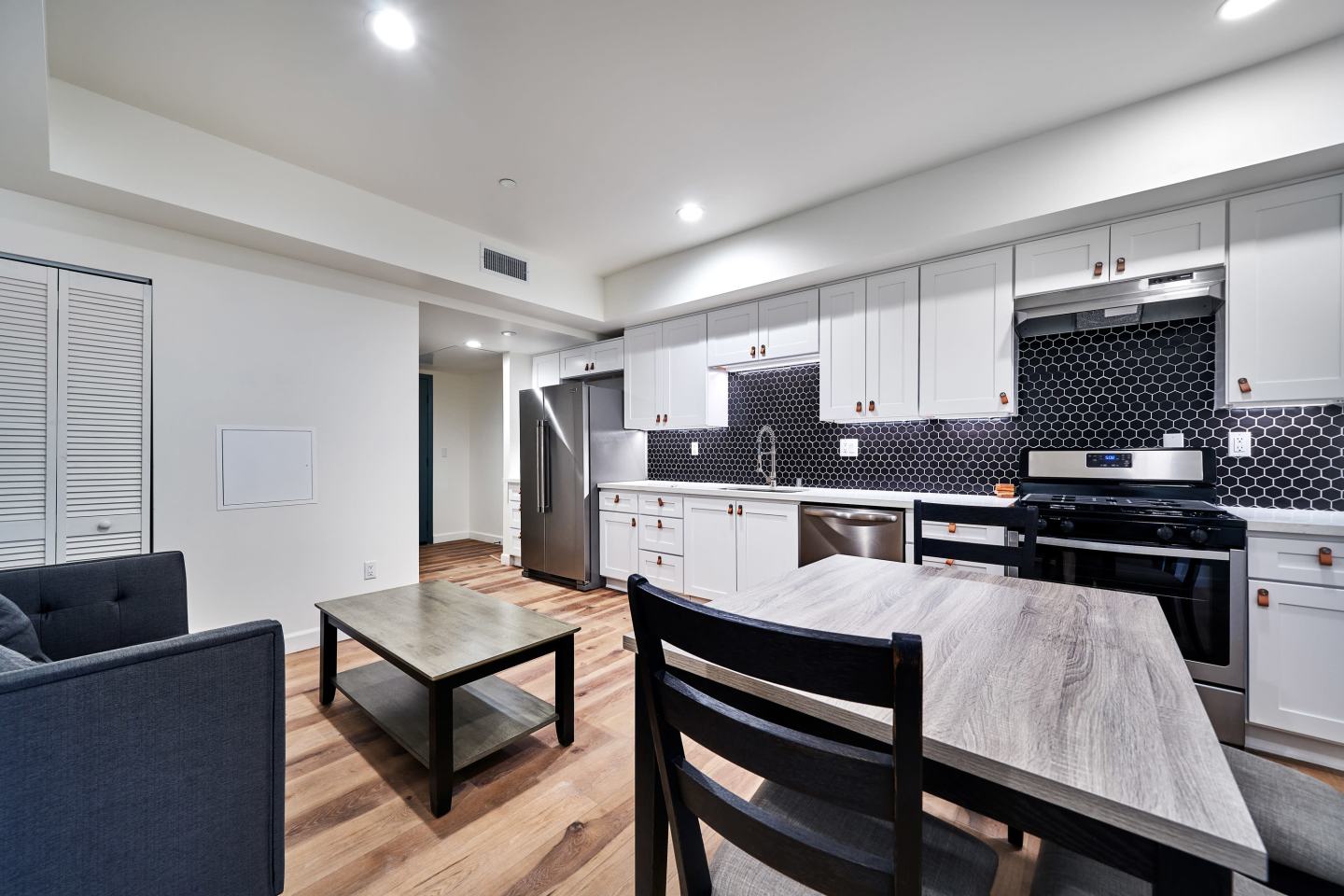 2600 S Catalina Street - Co-Living Image 9