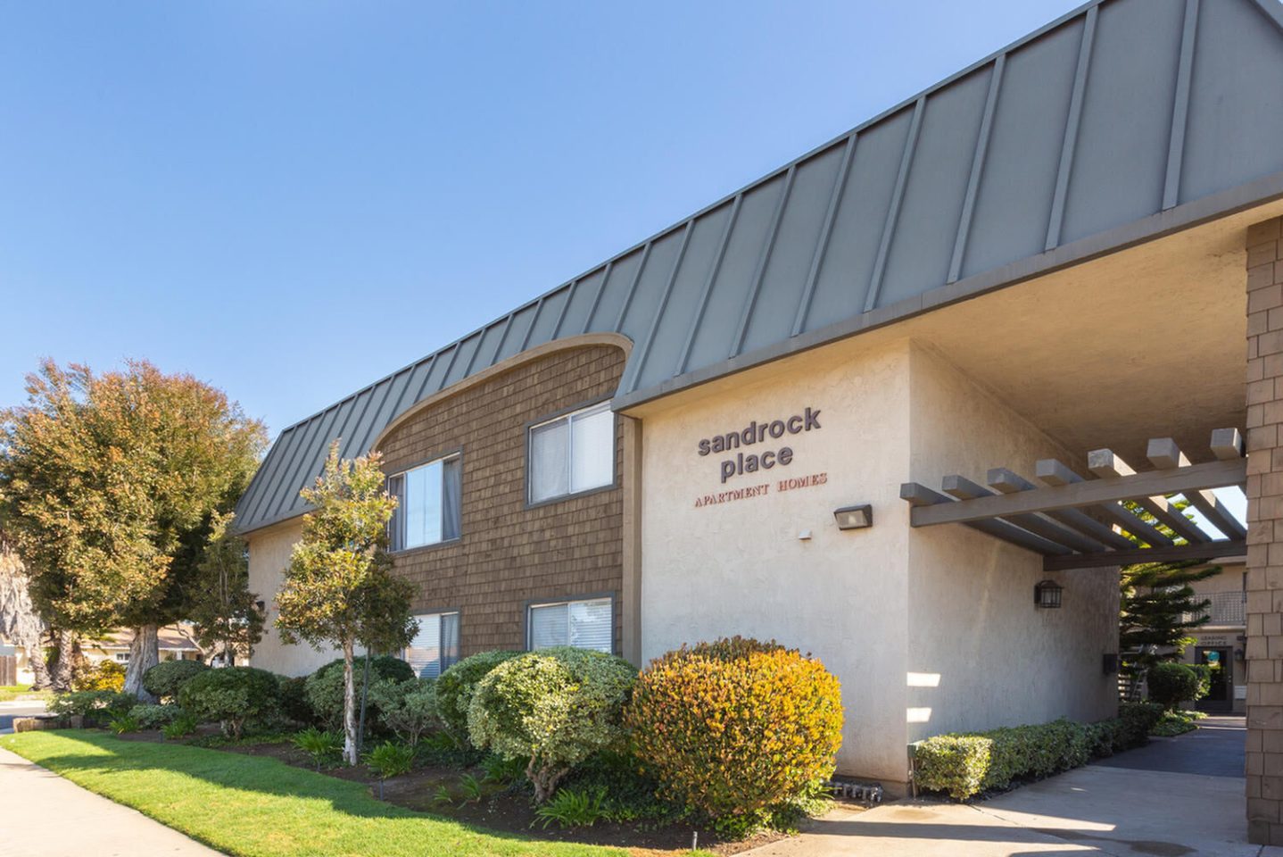 Elán Sandrock Place Apartments Image 2