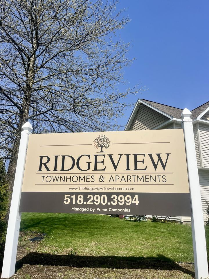 Ridgeview Townhomes and Apartments Image 1