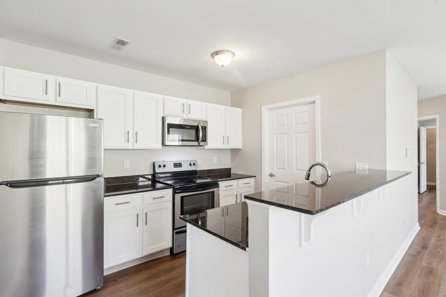 Water's Bend Apartments Image 10