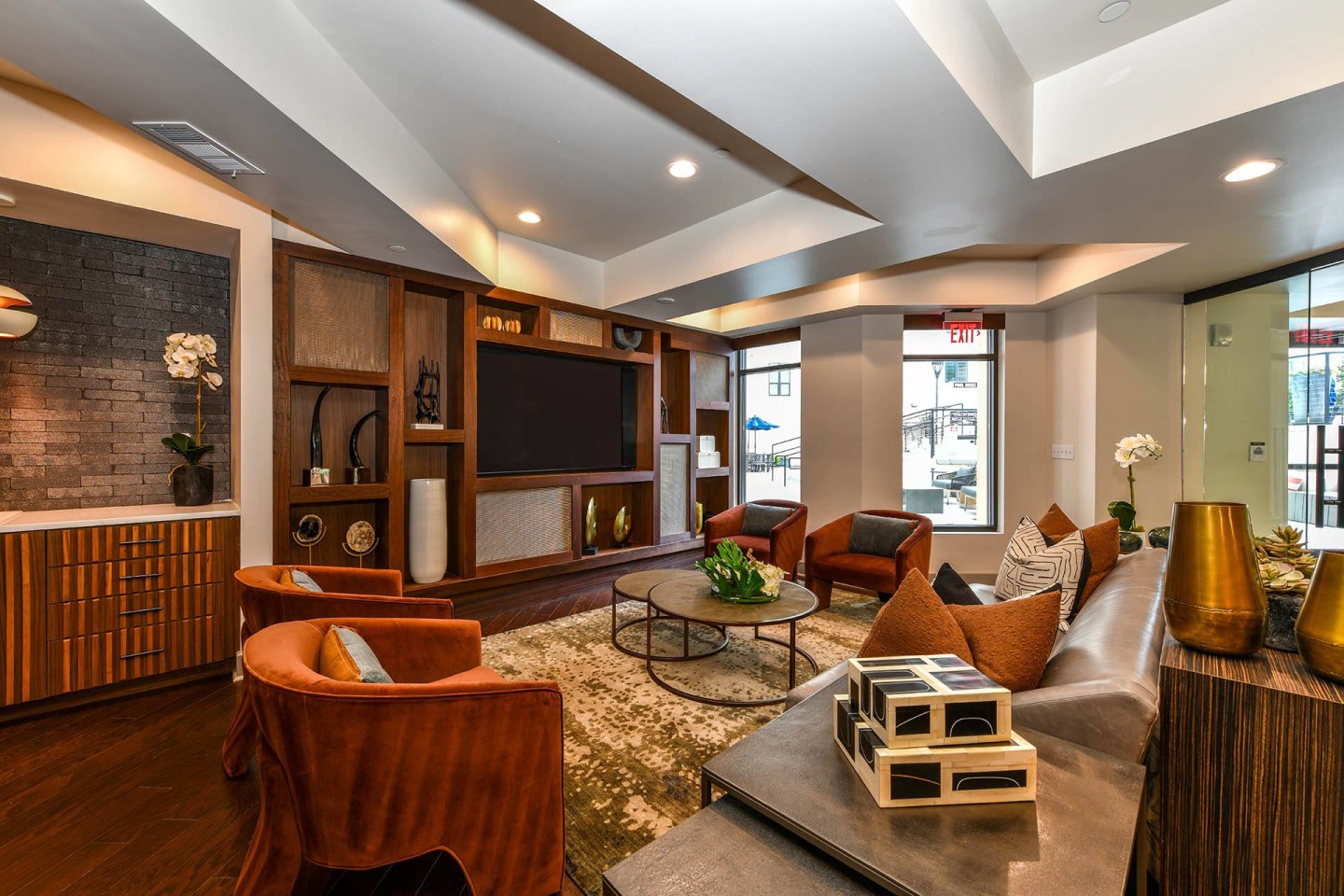 92 West Paces Image 44